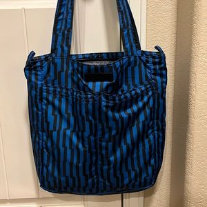 Jujube Be light Electric Blue.